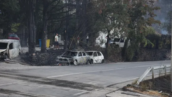 Ovako Omi&scaron; izgleda jutros: Sve je spaljeno, pogledajte izgorjele automobile i ogromnu &scaron;tetu