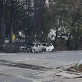 Ovako Omi&scaron; izgleda jutros: Sve je spaljeno, pogledajte izgorjele automobile i ogromnu &scaron;tetu