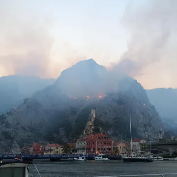 Simbol otpora: Tvrđava koja je stoljećima branila Omi&scaron; noćas se borila za svoj opstanak