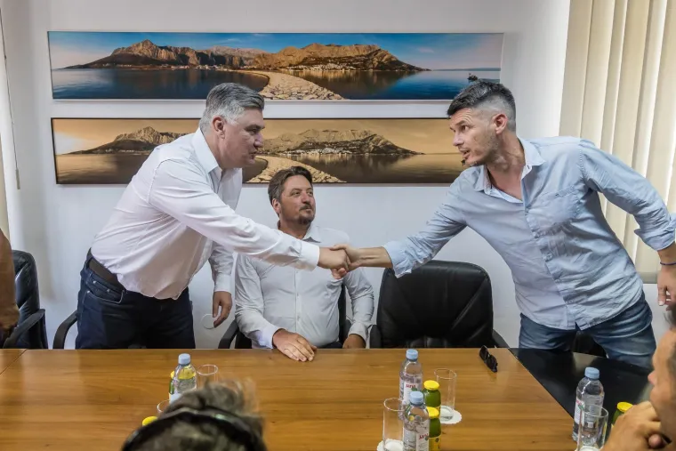 Milanović stigao u Omi&scaron;: 'Ovo je neviđeno! Ljudi su uhvaćeni na prepad'