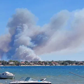 Buknulo i kod Zadra, vatrogasci vode novu bitku: Pogledajte prizore s lica mjesta