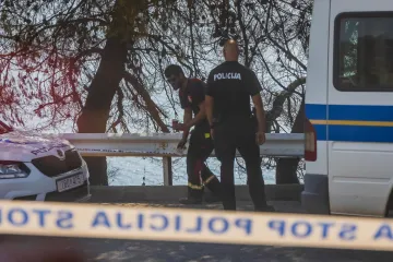 Potresni prizori u Omi&scaron;u, ovdje je pronađeno tijelo: Vatra ih je zatekla dok su bile u autu?