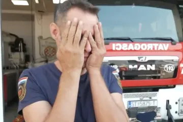 Pogledajte kako je šef splitskih vatrogasca izašao pred novinare: 'Popucale su mi kapilare'