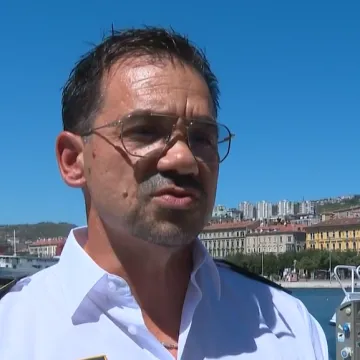Nisu imali kamo pa bježali u more: 'Skakali su i na SUP-ove, mi smo ih spa&scaron;avali'