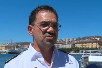 Nisu imali kamo pa bježali u more: 'Skakali su i na SUP-ove, mi smo ih spa&scaron;avali'