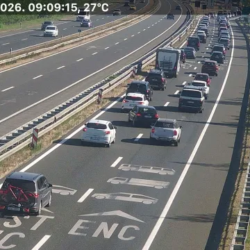 Krenuo veliki val prema moru: Na A1 kolona od 9 kilometara, gužve na vi&scaron;e pravaca