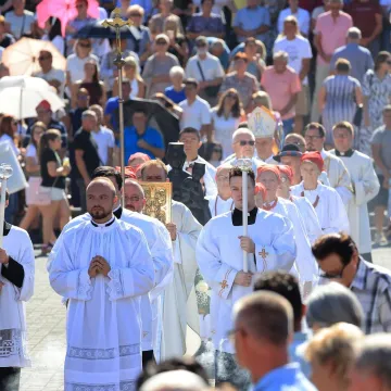 Marijanska sveti&scaron;ta danas su bila puna: 'Ako ti je te&scaron;ko, onda ode&scaron; tu i vrati&scaron; se preporođen'