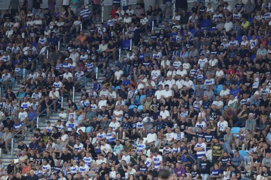 Tribine na Opusu pune: Evo koje 'lege i legice' su bile na utakmici, pažnju privukla plavu&scaron;a