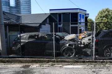 Dva Audija, dva Mercedesa, &Scaron;koda i BMW: Svi su planuli noćas u dvori&scaron;tu zagrebačkog autosalona