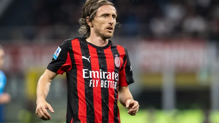 Modrićev potez odu&scaron;evio navijače: Milan akcijom od 23 dodavanja sru&scaron;io United
