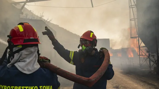 Dva požara buknula gotovo istodobno: Stotine evakuirane, prona&scaron;li i dva tijela
