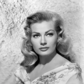 Zvali su je Ledena plavu&scaron;a, a paparazze je gađala lukom i strijelom: Tko je bila Anita Ekberg?