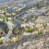 Ovako danas izgleda Omi&scaron; iz zraka: Izgorjelo je 58 kuća, 39 vozila, 25 plovila