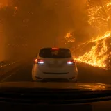 Mađari s djetetom (3) pro&scaron;li autom kroz vatru, snimka kao da je iz pakla: 'Ne, ne, ne!'