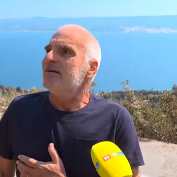 Žarko ove godine neće brati svoje masline. Slomio se pred kamerama: 'Gledao sam kako gori'