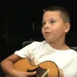 Mali Gabriel nas je du&scaron;evio: Ima samo 10 godina, a već zna s kim želi zasvirati