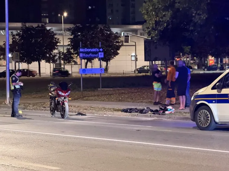 Kr&scaron; i lom u Karlovcu: Sudarili se Mercedes i motor