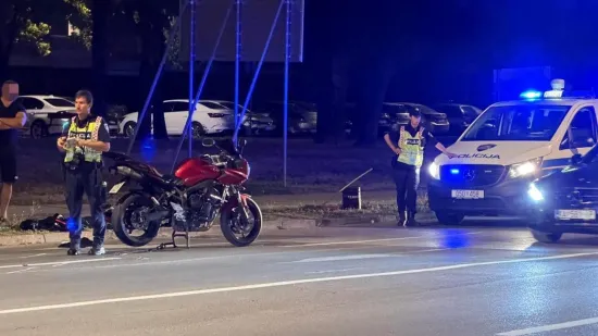 Prometna nesreća u Karlovcu, sudarili se automobil i motocikl