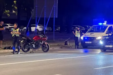Kr&scaron; i lom u Karlovcu: Sudarili se Mercedes i motor