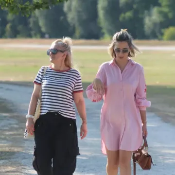 Ružičasta mini haljina bila je pun pogodak: Plavu&scaron;a na Dravi nije mogla proći nezapaženo