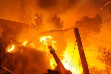 Stra&scaron;na bilanca požara kod Omi&scaron;a: Izgorjelo 106 vozila, 43 kuće, ali &scaron;teta se jo&scaron; zbraja