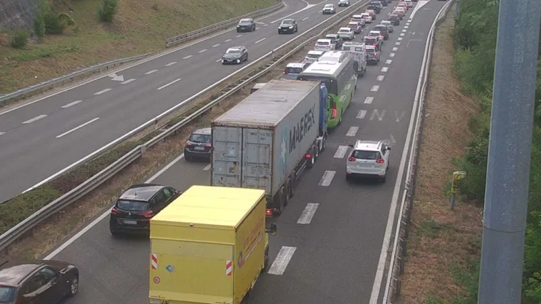 Kaos na A1 kod Karlovca: Zbog nesreće u tunelu Sveti Marko kolona čak 9 kilometara
