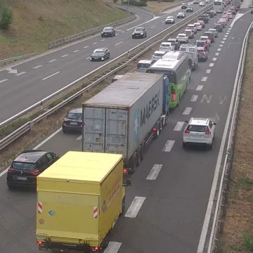 Kaos na A1 kod Karlovca: Zbog nesreće u tunelu Sveti Marko kolona čak 9 kilometara