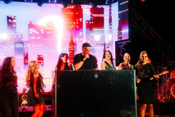 Ljetna koncertna čarolija u diamondu nastavila se uz Željka Joksimovića