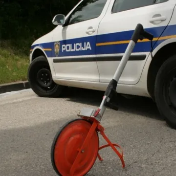 Masovna tučnjava na Gospu! Letjele &scaron;ake, palice, udarali se i nogama: Vi&scaron;e ljudi te&scaron;ko ozlijeđeno