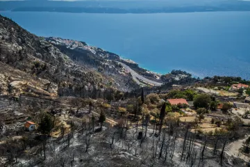 Prizori koji slamaju srca: Pogledajte dramatične snimke iz zraka nakon požara kod Omi&scaron;a