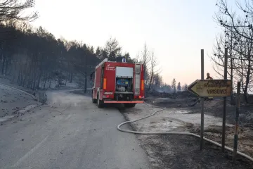 I dalje gori na Dinari, vatrogasci objavili apel građanima i turistima
