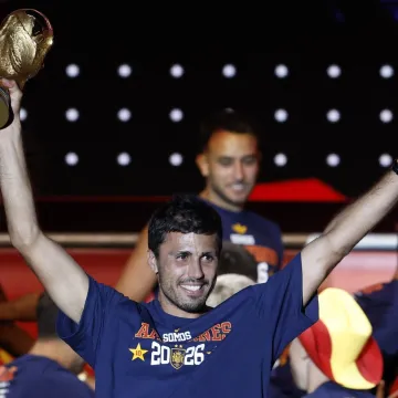 Barcelona predstavila gospodara prostora i vremena: Rodri je stigao na Camp Nou
