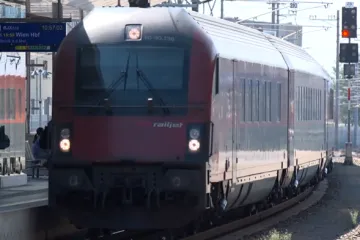 Gradila se desetljećima i ko&scaron;tala pravo bogatstvo: Vozili smo se prugom o kojoj možemo samo sanjati