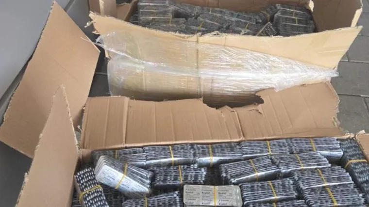 Velika zapljena droge na granici: Srbin poku&scaron;ao prokrijumčariti vi&scaron;e od 200.000 tableta