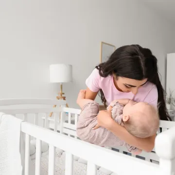 Ovo je važno za mirniji san bebe: Može biti čak i učinkovitije od nježnog ljuljanja
