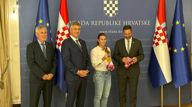 Premijer Plenković primio Saru Kolak i Marina Bloudeka: 'Ovo je poticaj mladima da se bave atletikom'