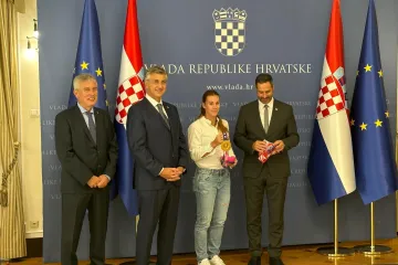 Premijer Plenković primio Saru Kolak i Marina Bloudeka: 'Ovo je poticaj mladima da se bave atletikom'