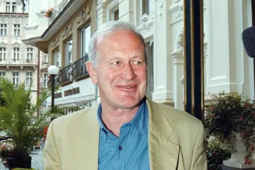 Preminuo slavni redatelj kultne serije: John Irvin umro u 86. godini
