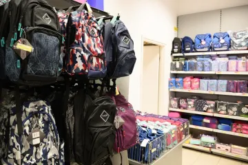 Torba, pernica, pribor... Roditelji zbrajaju tro&scaron;kove, a jedna stavka posebno udara po džepu
