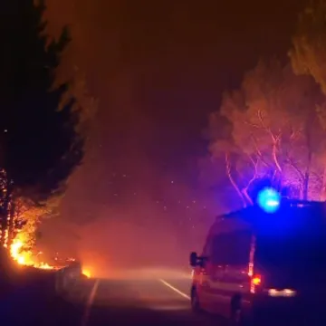Gori iznad Dubrovnika: Za vatrogasce nema spavanja, posebno prate jednu stranu požari&scaron;ta