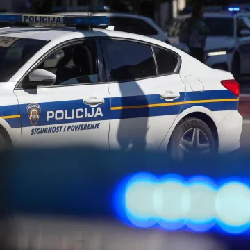 Pijani vozač teretnjakom naletio na pje&scaron;aka pa pobjegao: Policija ga ubrzo prona&scaron;la i uhitila