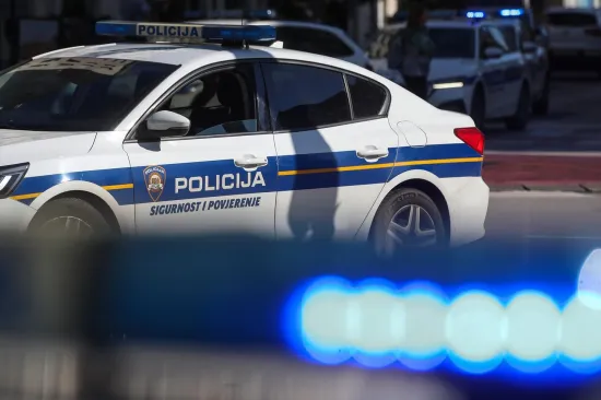 Pijani vozač teretnjakom naletio na pje&scaron;aka pa pobjegao: Policija ga ubrzo prona&scaron;la i uhitila