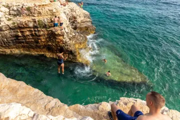 Dvoje turista stradalo na Kamenjaku u samo sat vremena: Oboje zavr&scaron;ili u bolnici