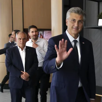Plenković o Gospiću: 'Oporba &scaron;iri paniku, gledali smo to i tijekom korone i potresa'