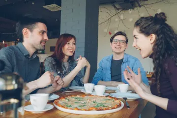 Jeste li među njima? Devet navika koje inteligentni ljudi svjesno izbjegavaju u dru&scaron;tvu