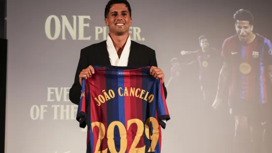 Portugalski branič raskinuo ugovor sa Saudijcima i ponovo stigao u Barcelonu