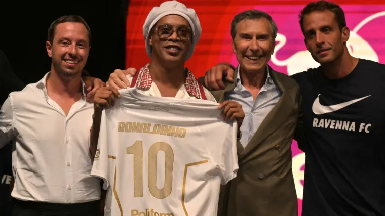 Legendarni Ronaldinho (46) predstavljen u Italiji: Igrat će treću ligu