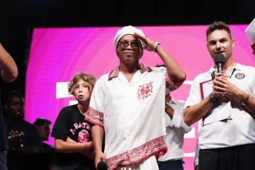 Ronaldinho privatnim avionom stigao u Italiju i potpisao za trećeliga&scaron;a