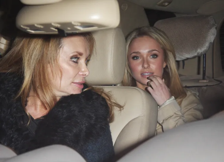 Majka želi nasljedstvo Hayden Panettiere, a prijateljica &scaron;okirala porukama o njihovom odnosu