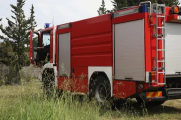 Troje Kanađana izazvalo požar u Dalmaciji! Policija uhitila jednu osobu, traži jo&scaron; dvije
